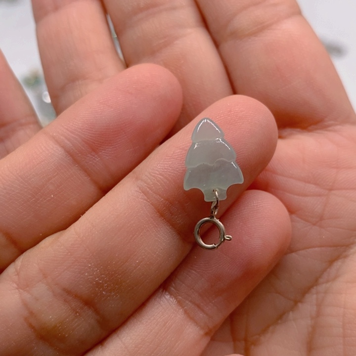 翡翠未镶嵌颈饰我在