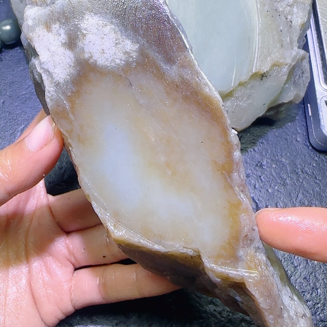 和田玉未镶嵌珠宝半成品