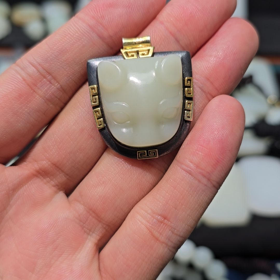 和田玉颈饰未镶嵌君*笑