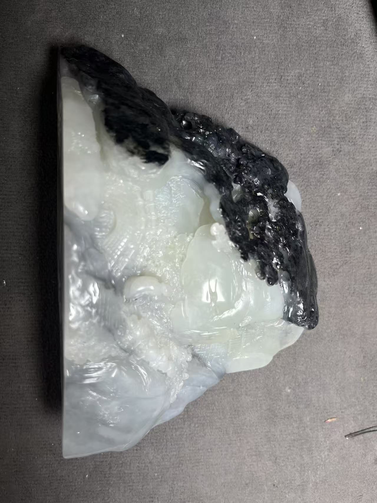 和田玉青花山水摆件老油坑料带底座老型山料送证书