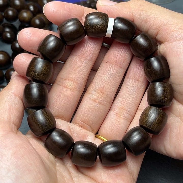 沉香手串白棋玉化