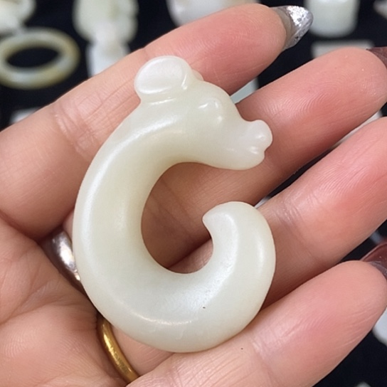 和田玉（糖玉）未镶嵌挂件