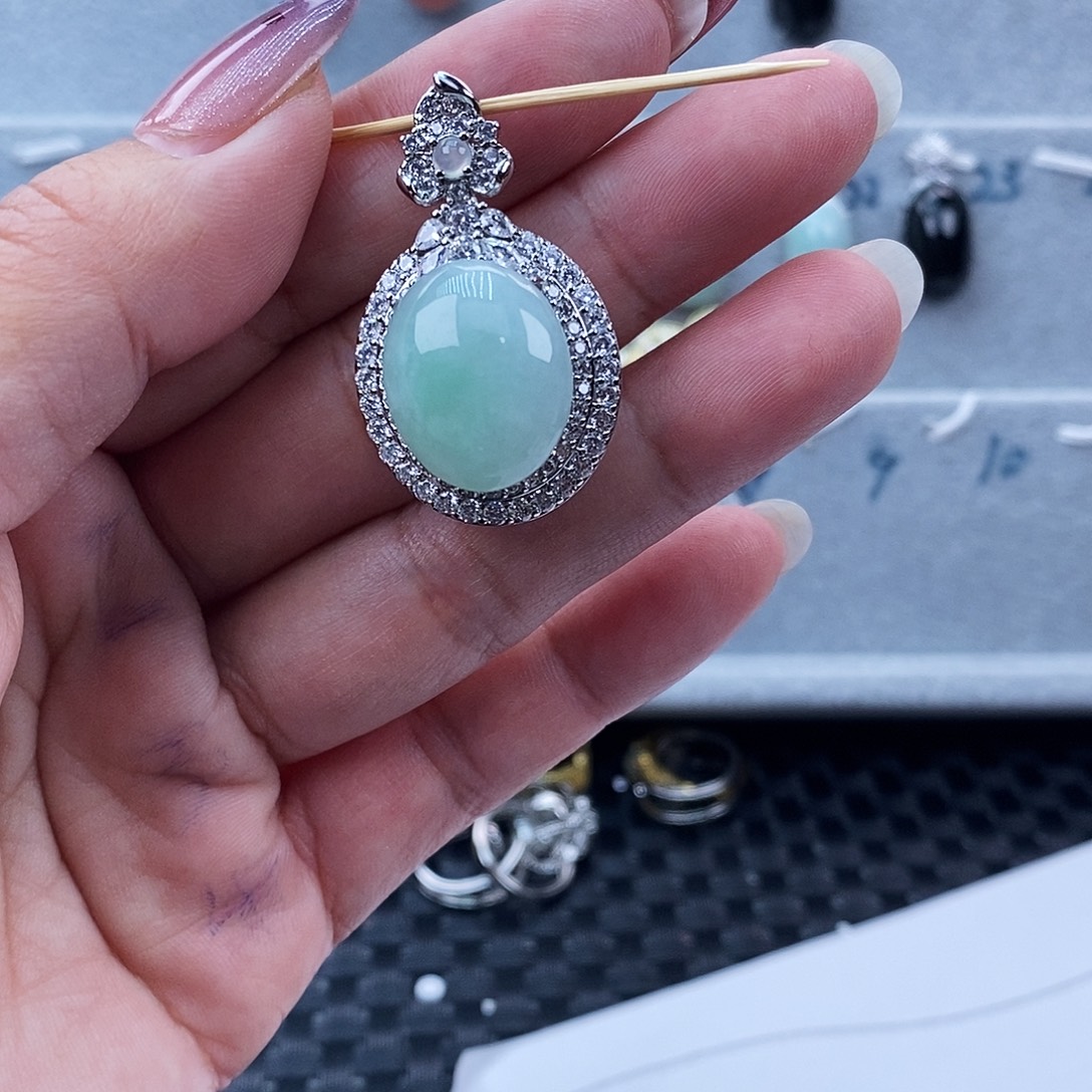 伯****翡翠未镶嵌戒指缅甸