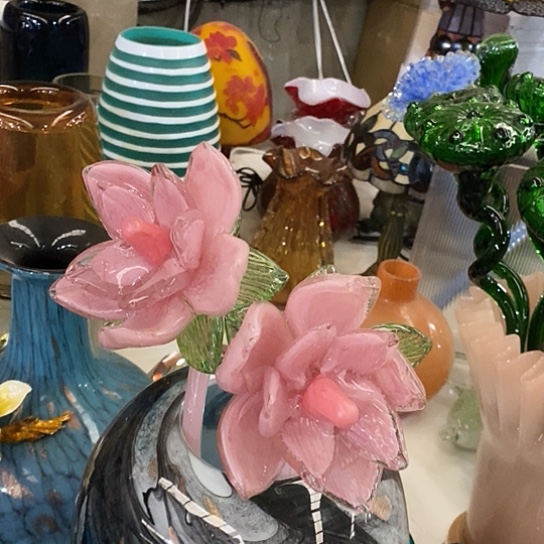 琉璃花瓶高45厘米宽9厘米