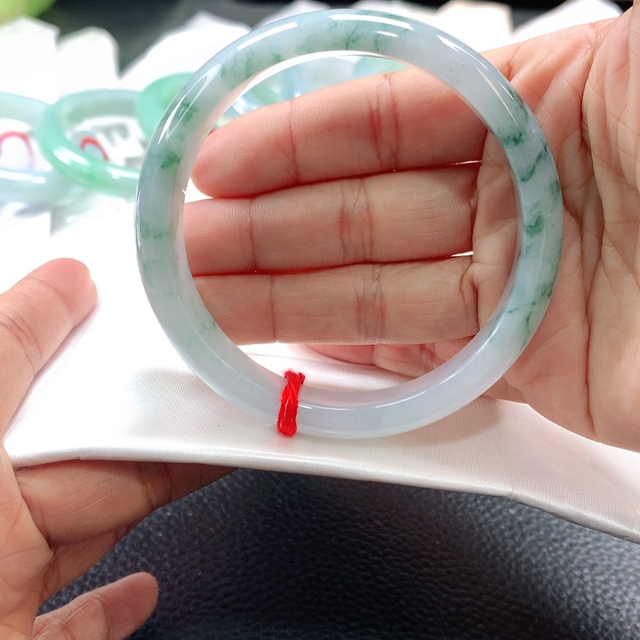 翡翠手镯未镶嵌57585758