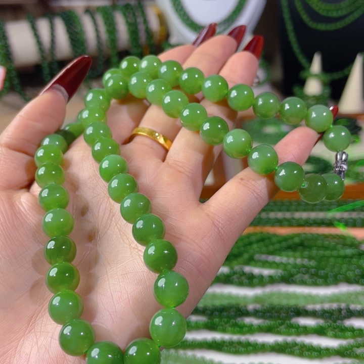 和田玉（碧玉）颈饰未镶嵌