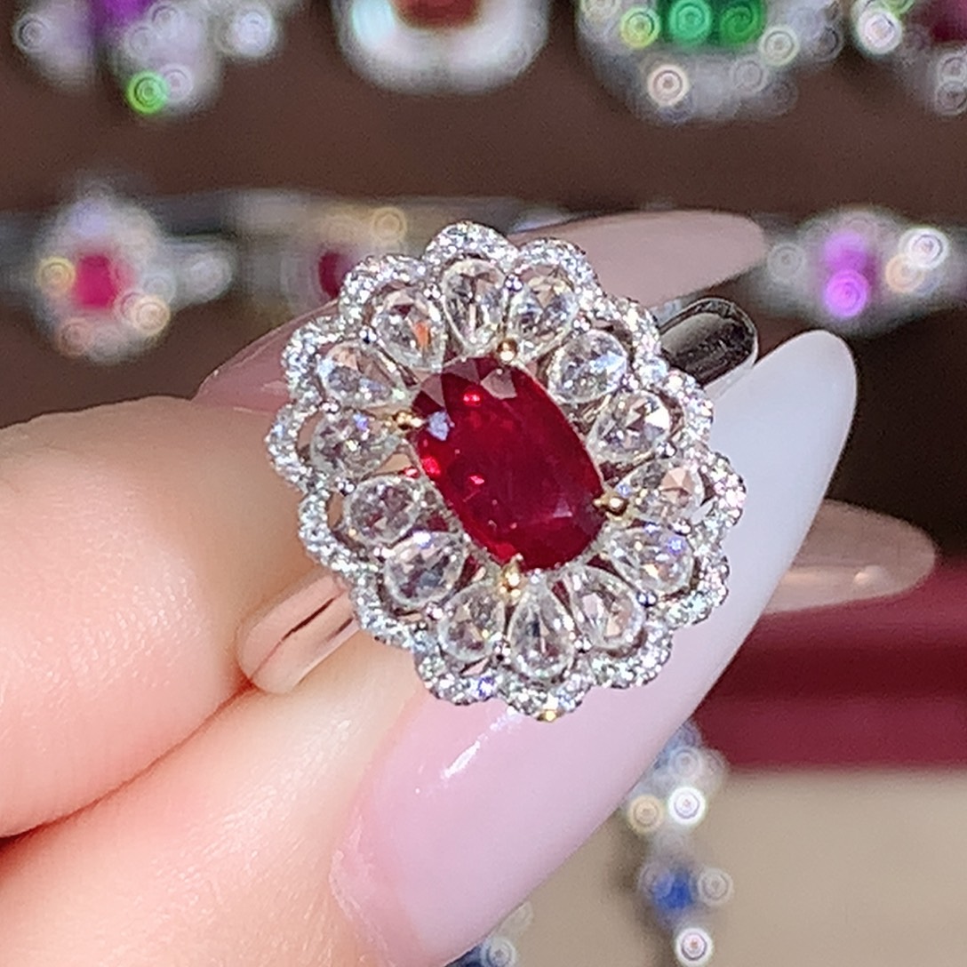 戒指18K金镶嵌红宝石1.19ct/天然宝石/七天无理由