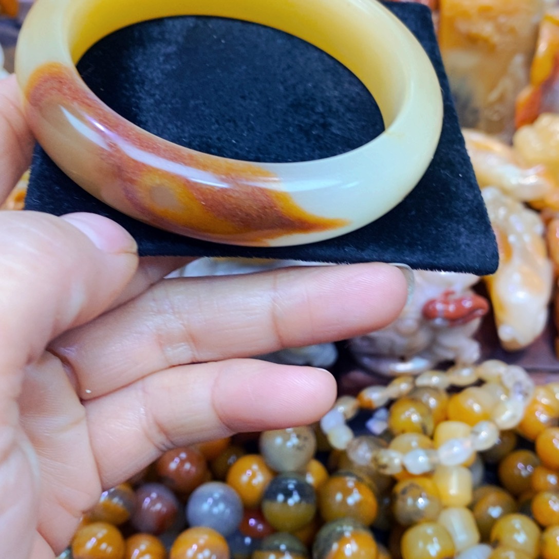 未镶嵌石英质玉（黄龙玉）吊坠(不含链)