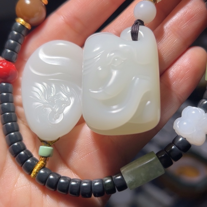 和田玉未镶嵌车挂