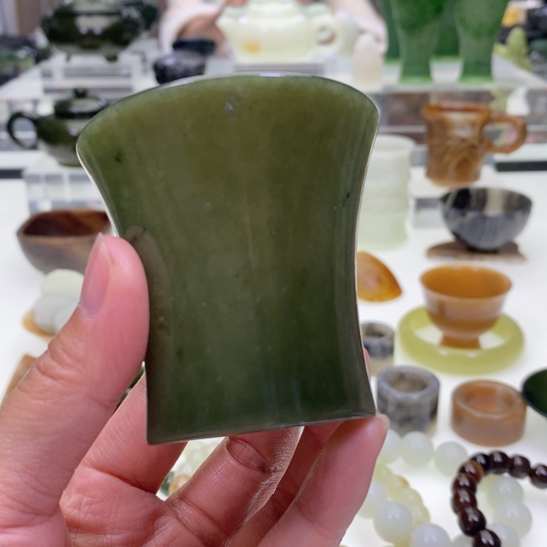 和田玉杯子未镶嵌