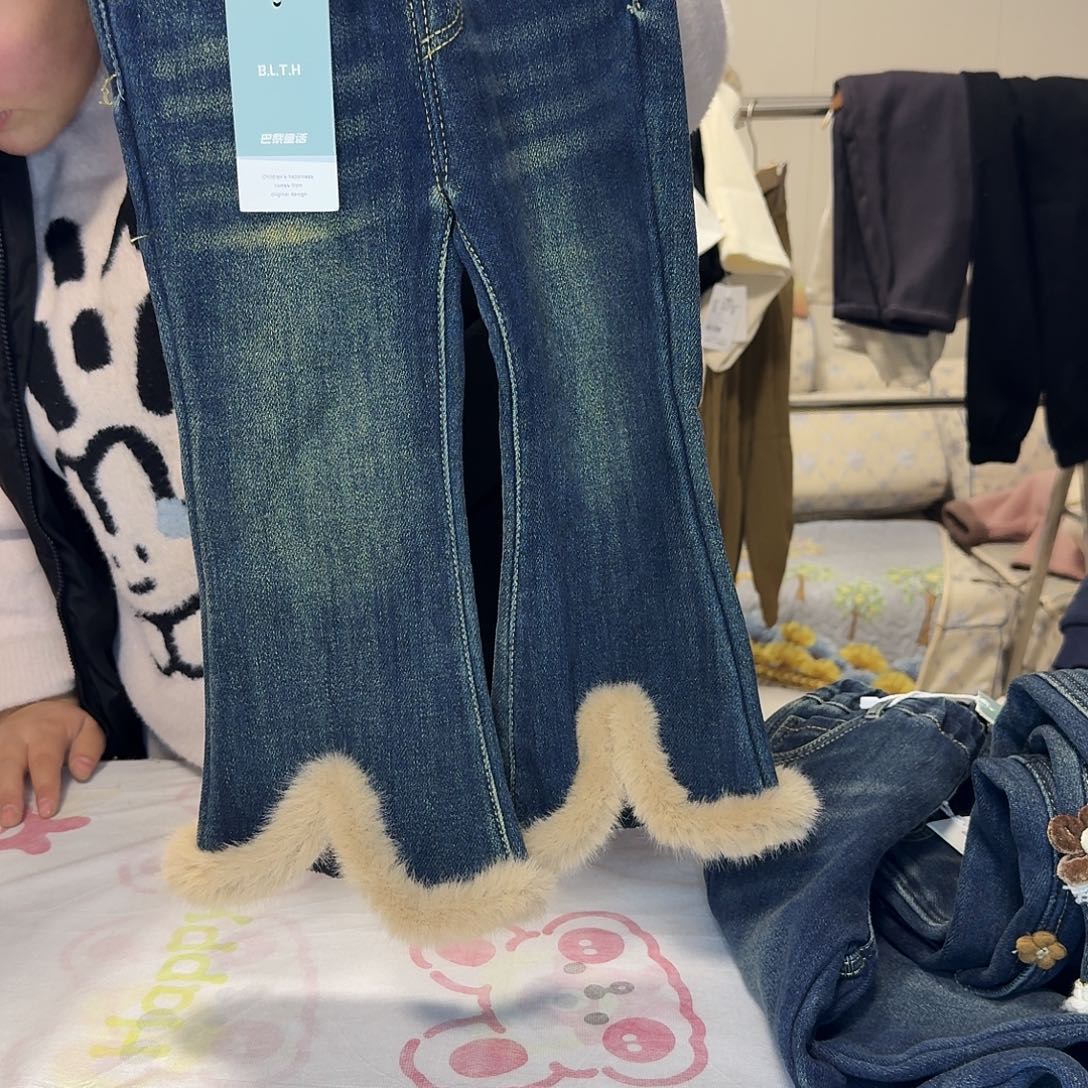 梦***里110码女宝加绒牛仔裤