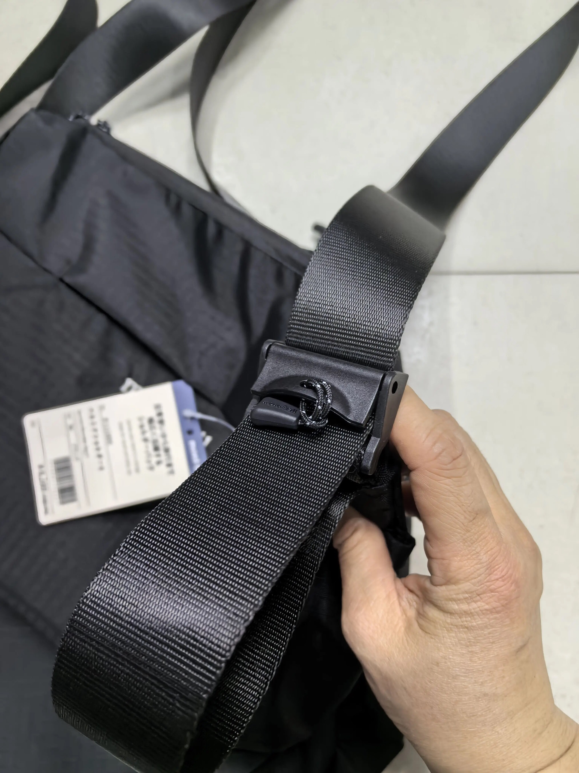 两个尺寸 黑 蓝两色 男女同款斜挎包