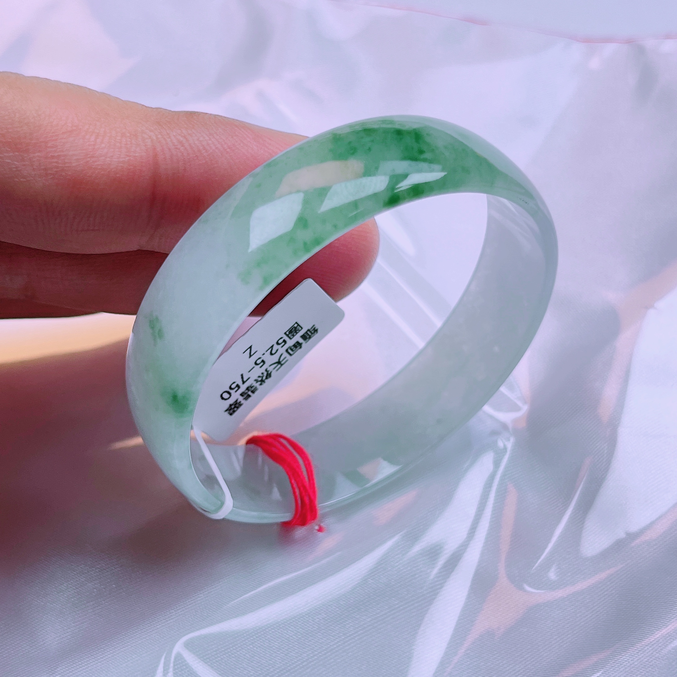 缅甸天然A货翡翠公主镯52.5圈口无纹裂