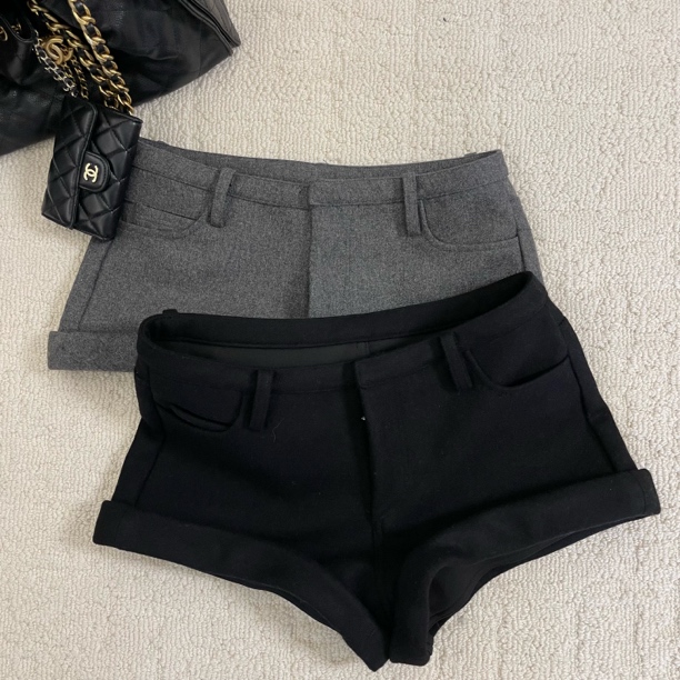 BUZH秋冬新款【个性时髦】辣妹风时尚百搭复古自带挽边显腿长超短裤