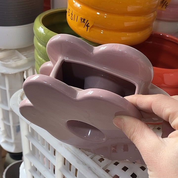 陶盆有孔 瑕疵针孔漏釉介意勿拍外口 9*2.5外高16