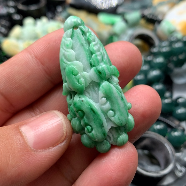 翡翠颈饰未镶嵌保真天然A货翡翠