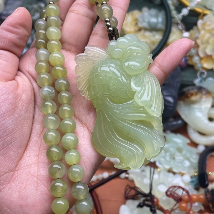 蛇纹石玉吊坠合金