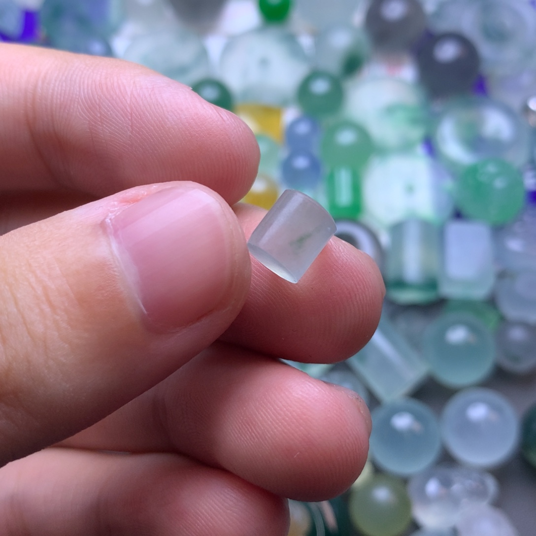 定制翡翠未镶嵌挂件