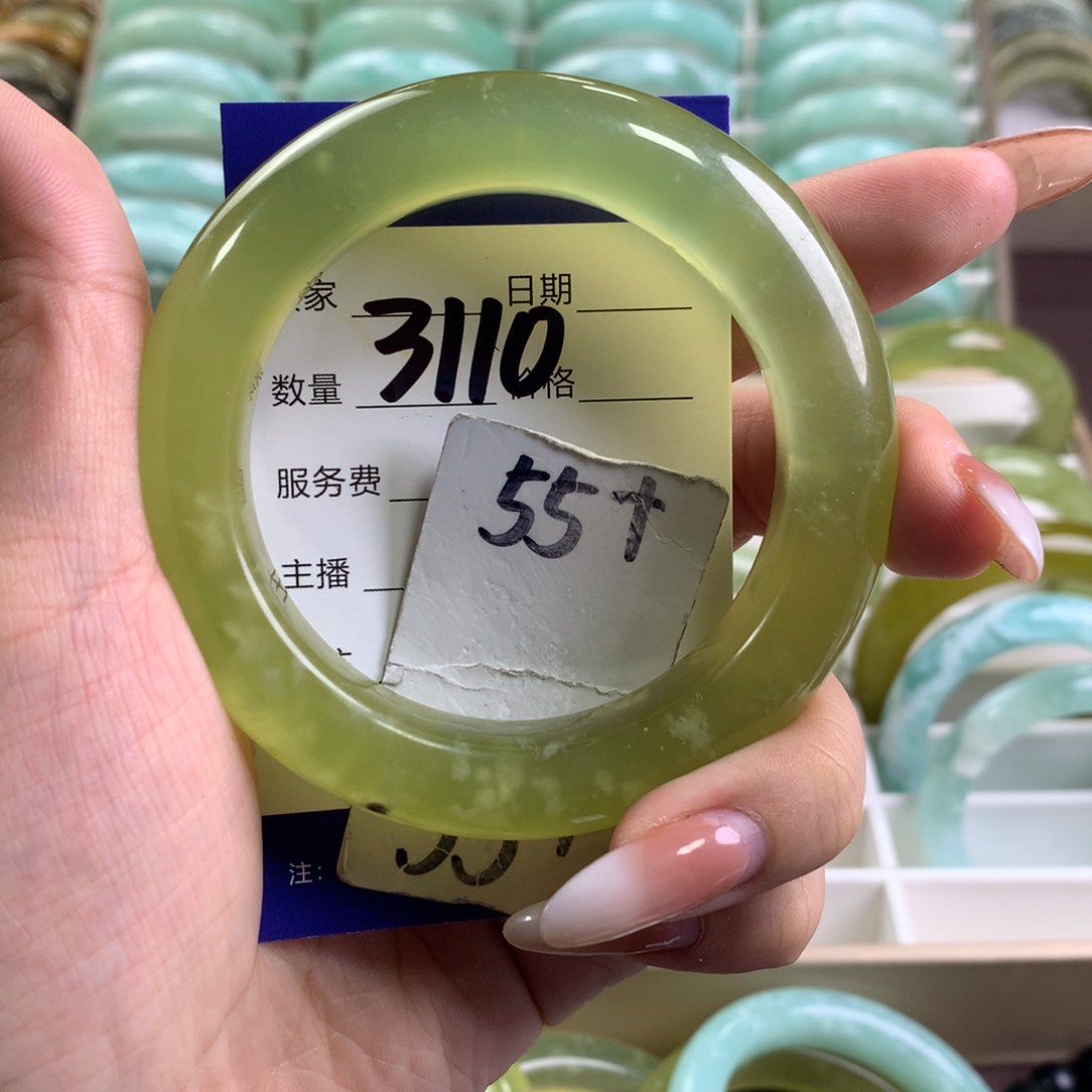 蛇纹石玉未镶嵌手镯3110