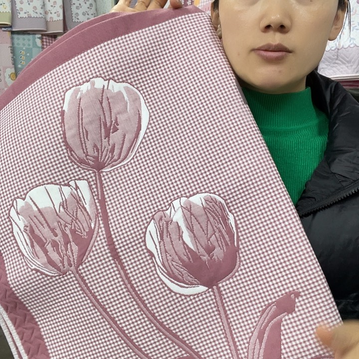 棉特价酒红色郁金香