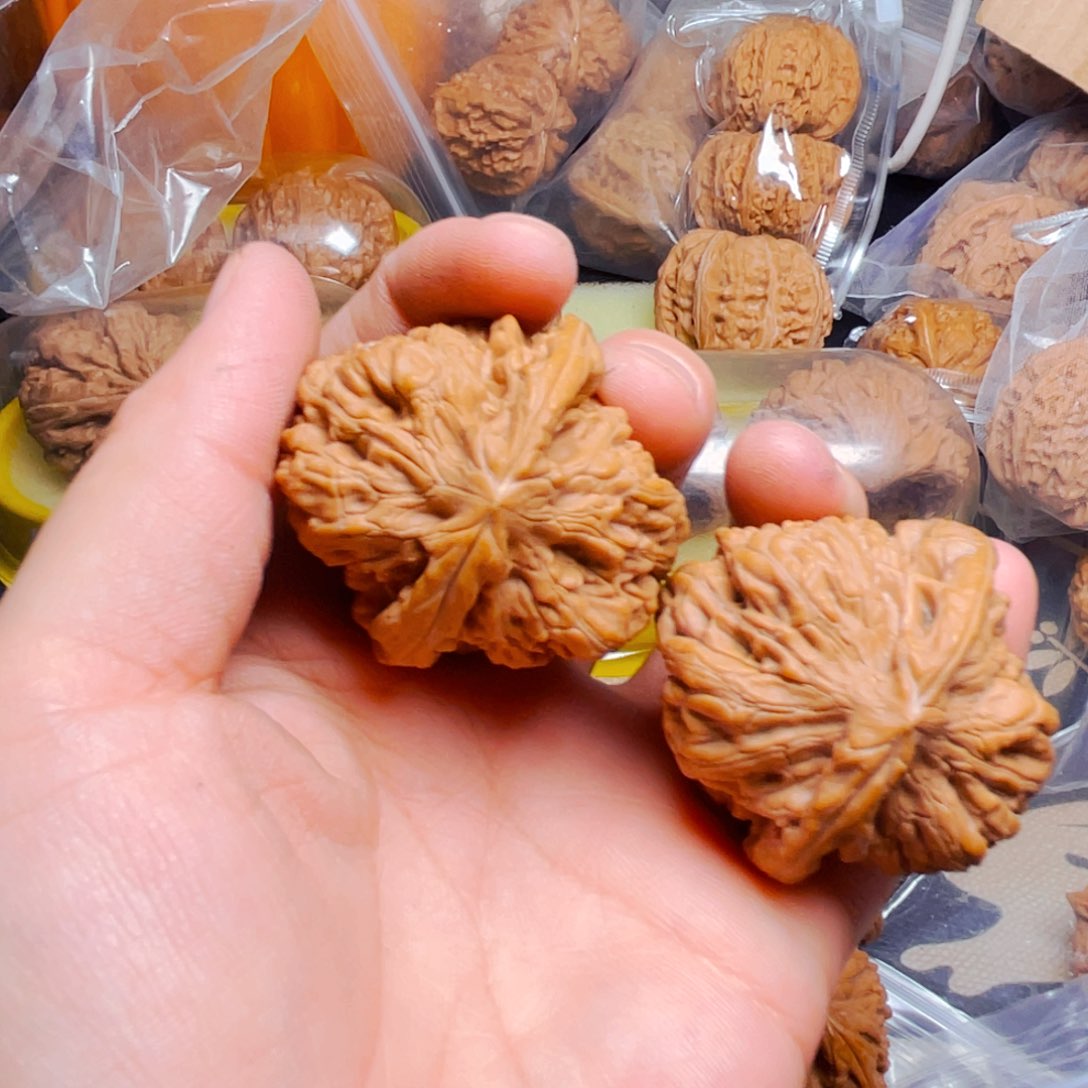 文玩核桃吊坠笑***?金蟾王