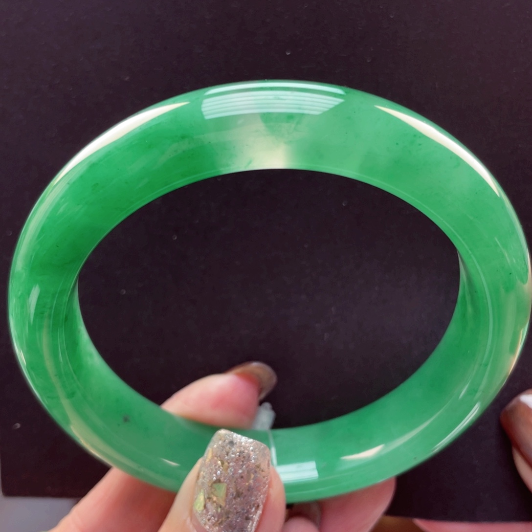 夏***风石英质玉未镶嵌手镯59/60