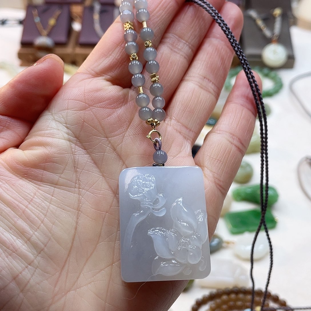 和田玉颈饰未镶嵌