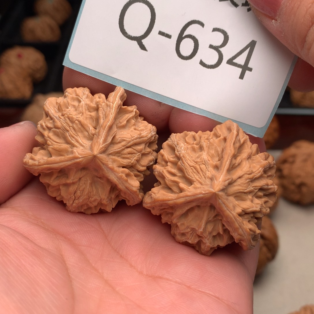 文玩核桃把件38转圈正奔………..