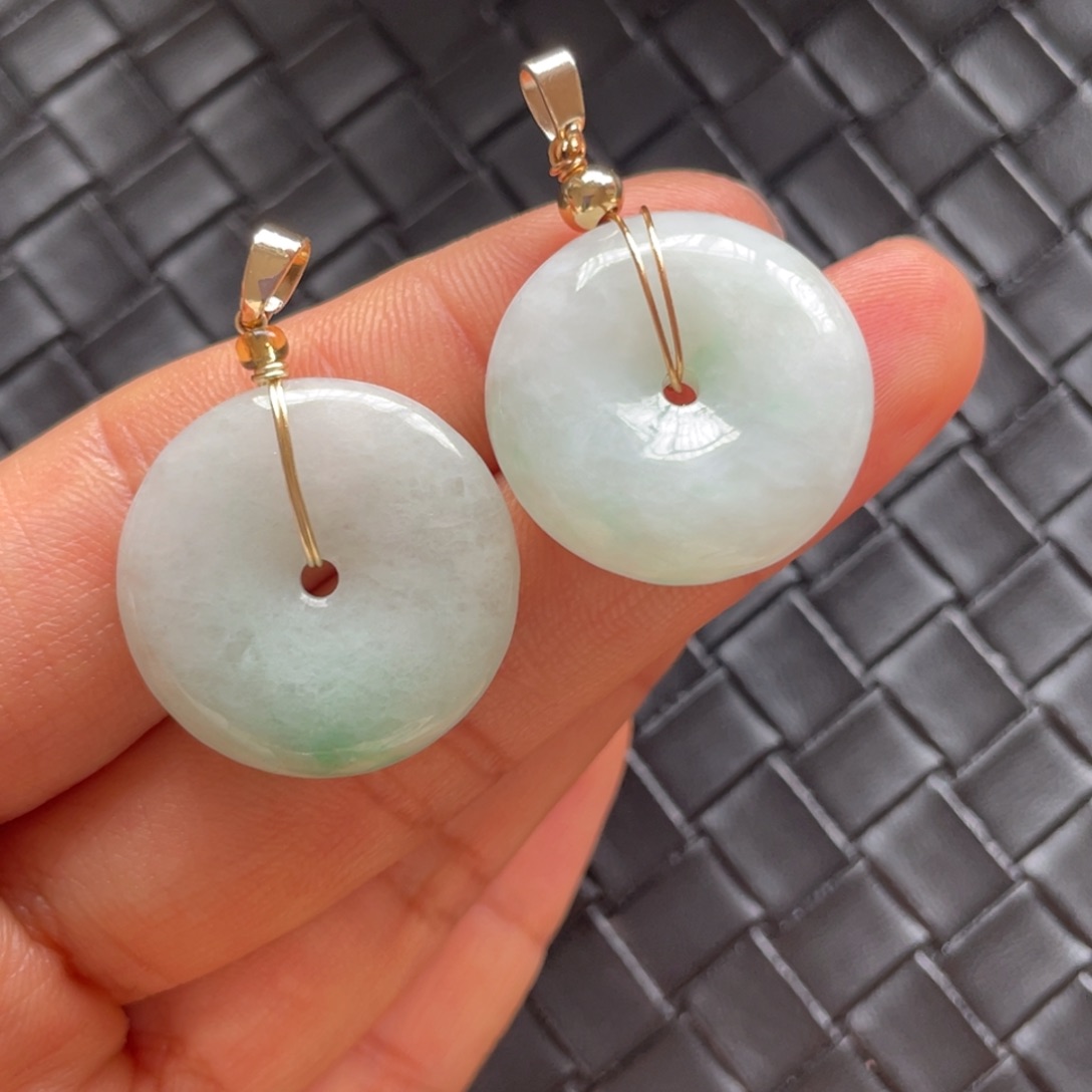 翡翠颈饰未镶嵌一手