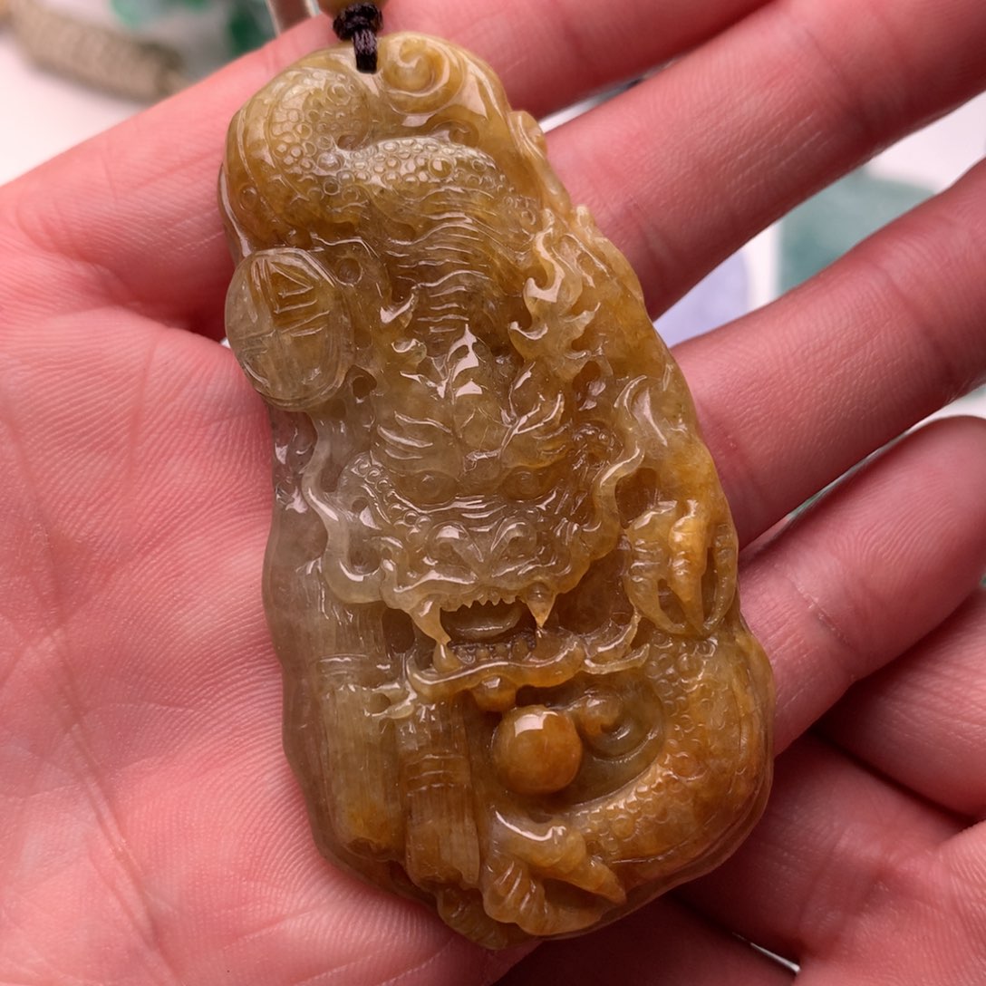 定制翡翠未镶嵌龙