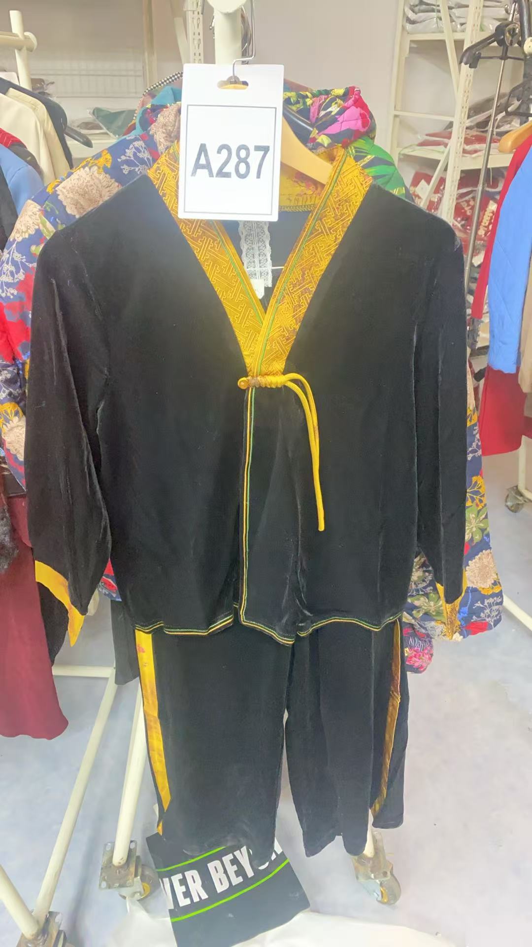 A287-秋冬爆款女士上衣套装