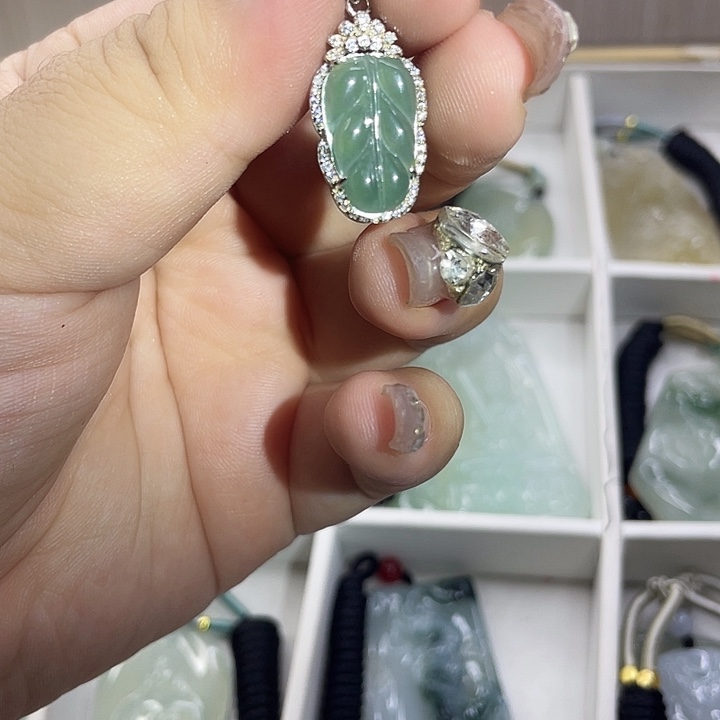 翡翠银S925镶嵌吊坠(赠链)纯天然a货翡翠