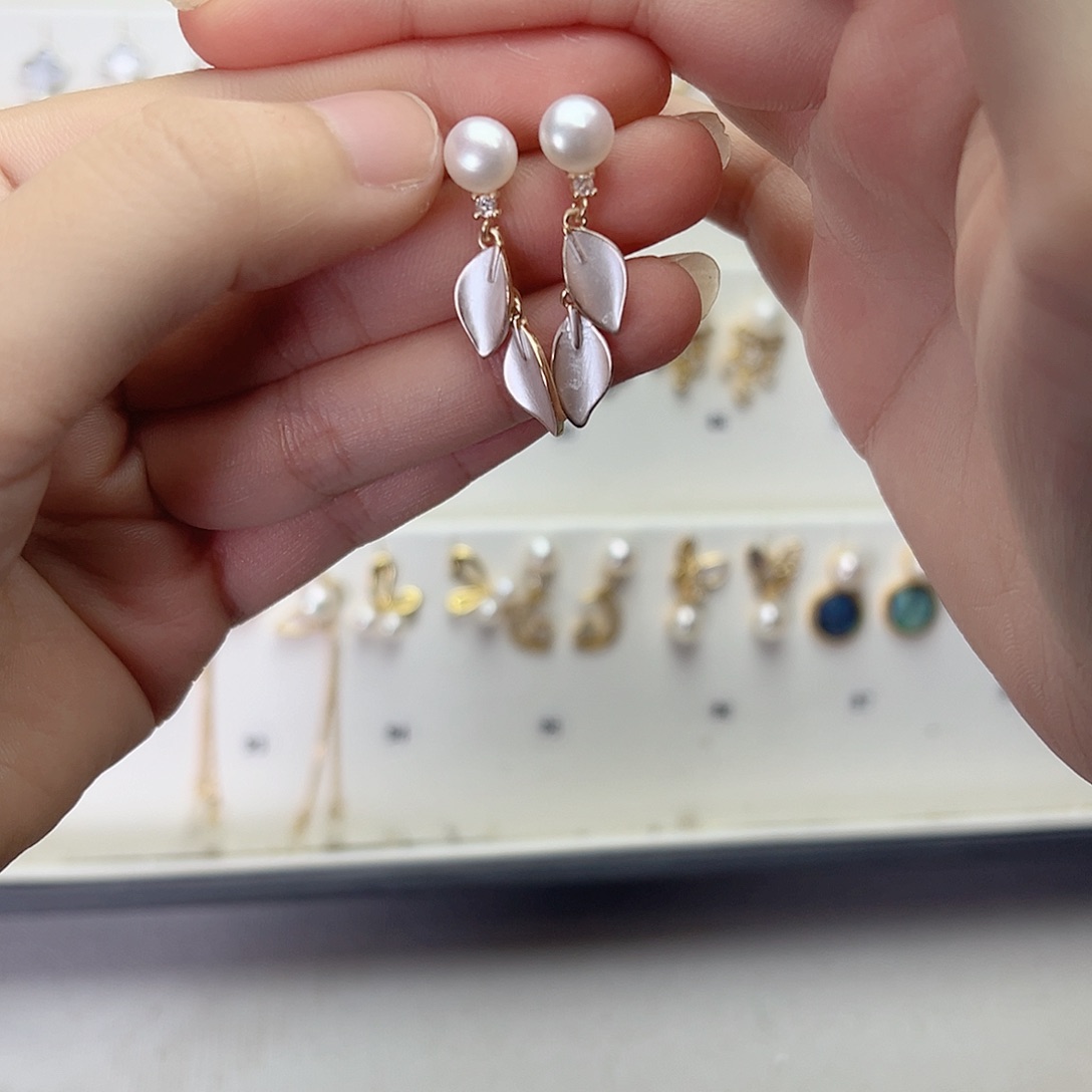 银S925镶嵌淡水珍珠耳饰