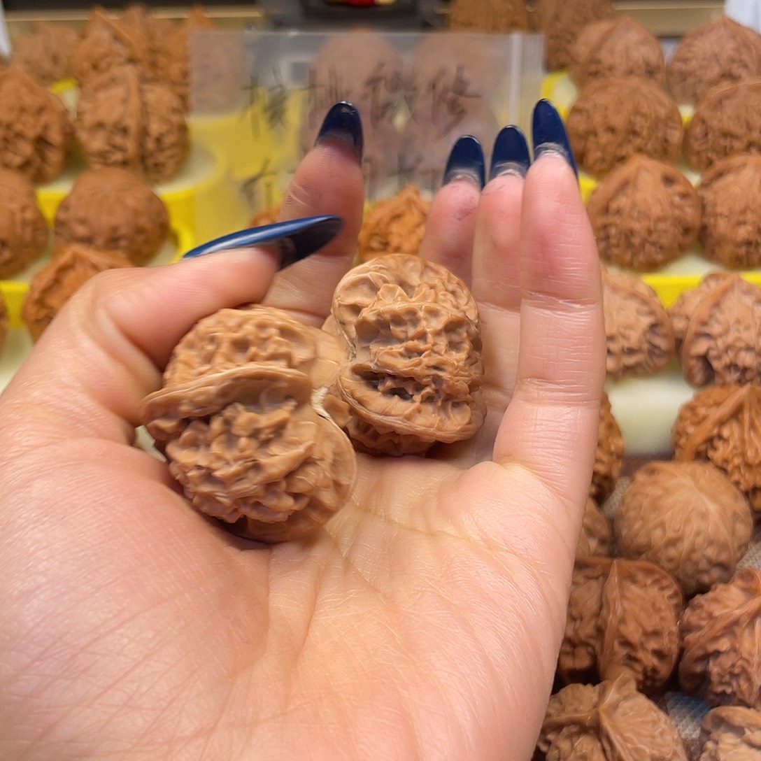 用***0吊坠文玩核桃盘山三棱