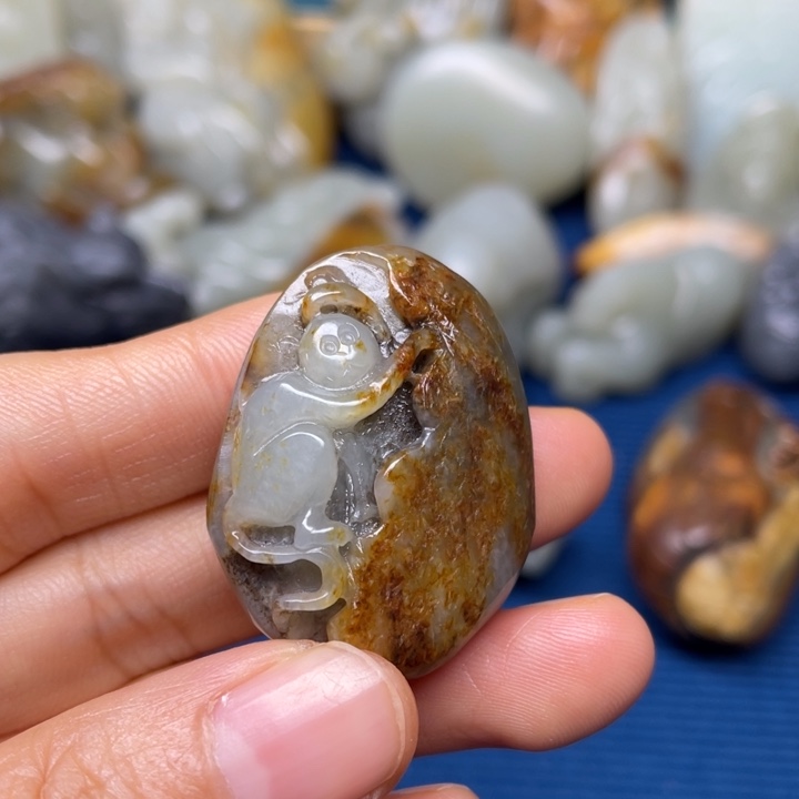 颈饰未镶嵌和田玉良*厚