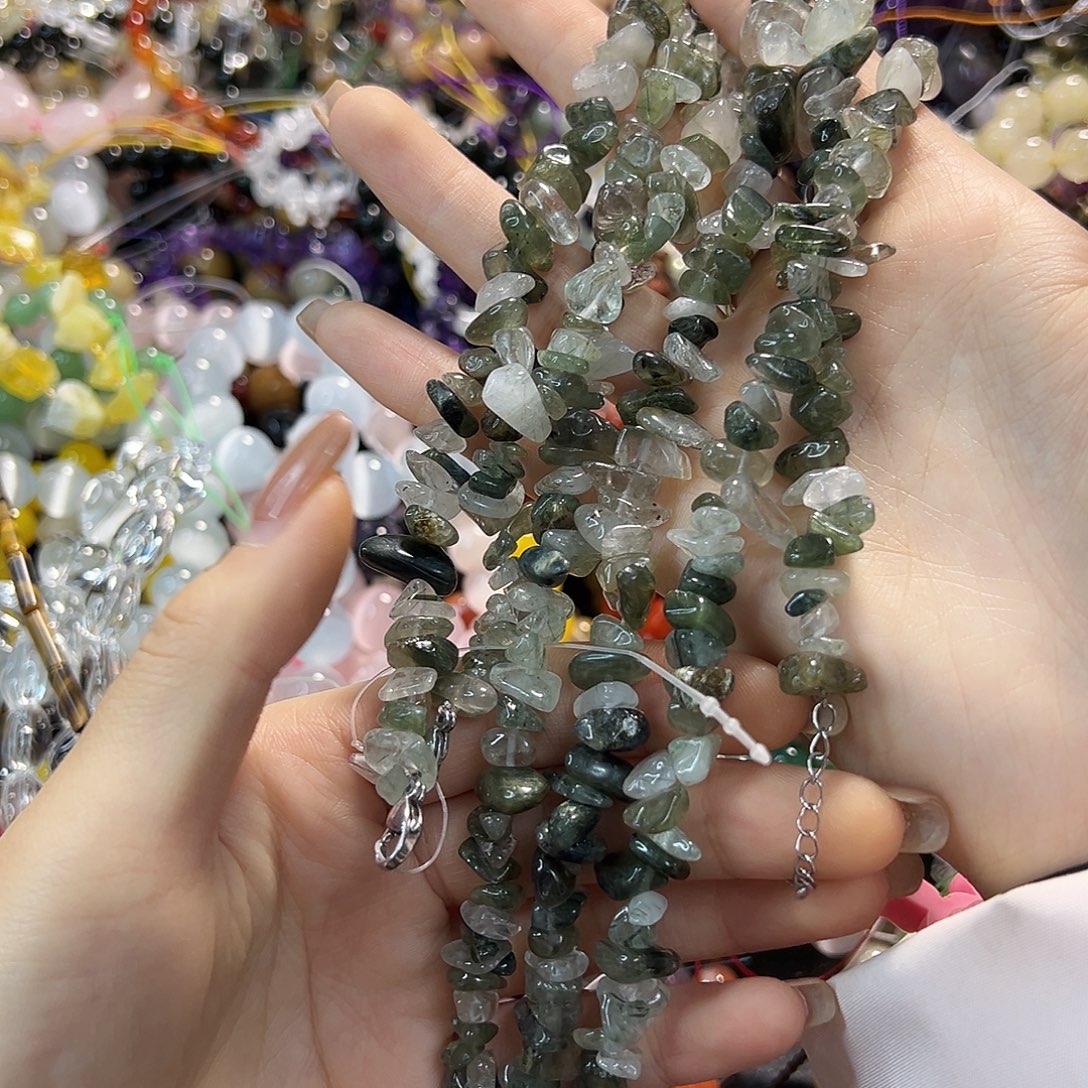 玛瑙/玉髓未镶嵌珠宝半成品绿发晶碎石成品一条