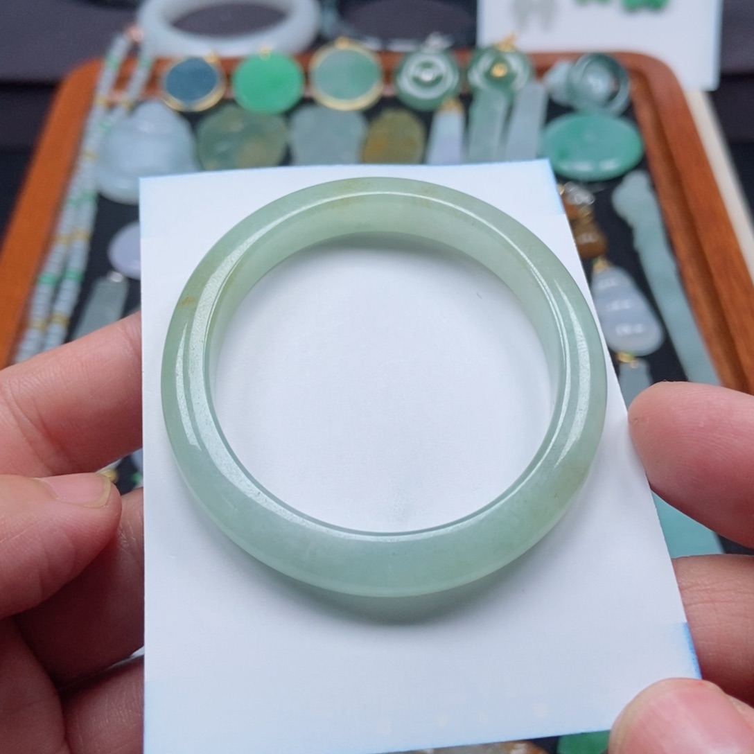 翡翠颈饰未镶嵌白**#