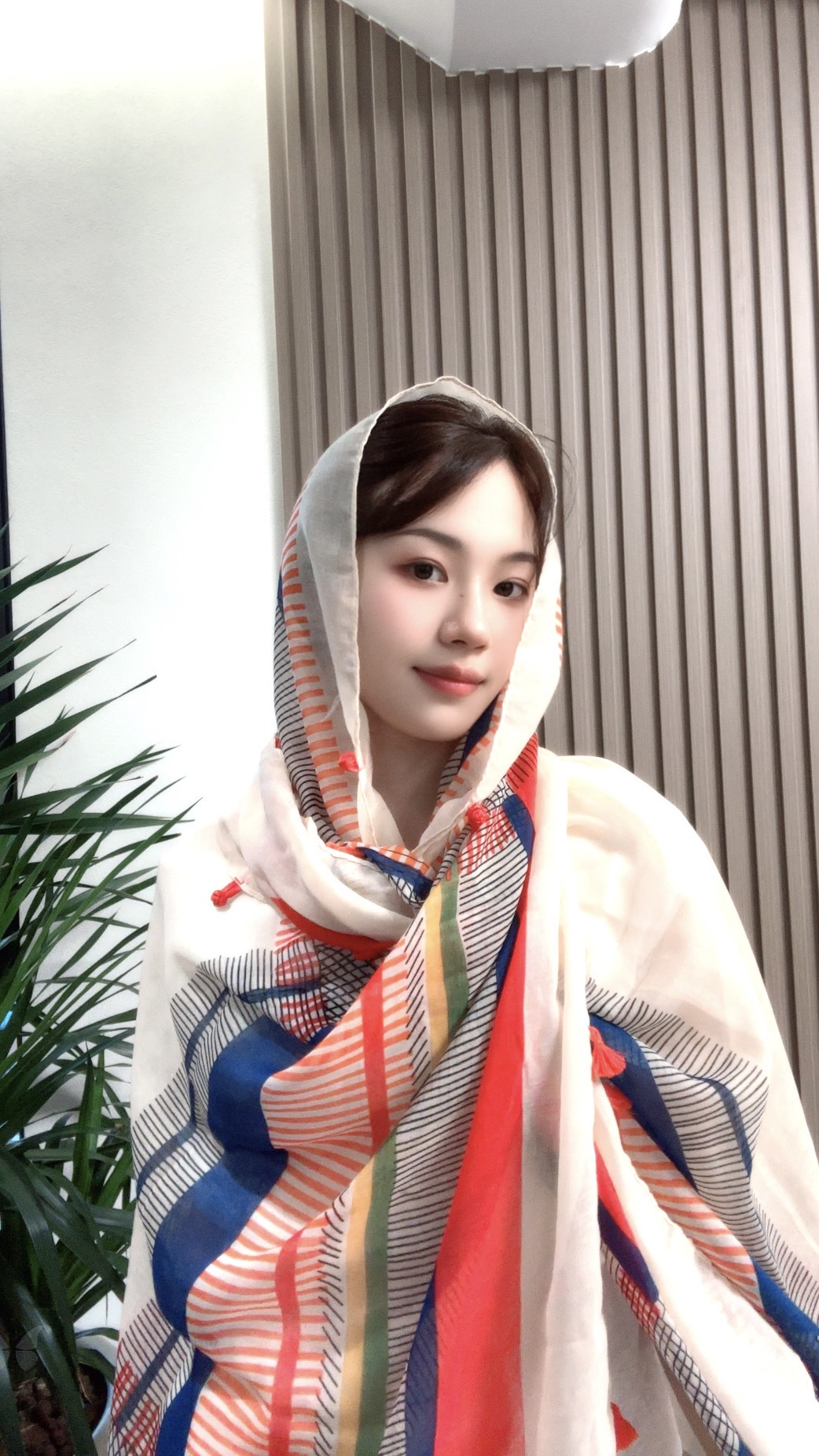 正确版旅游丝巾夏季高级感女式中长外披复古民族风防晒盘扣披肩