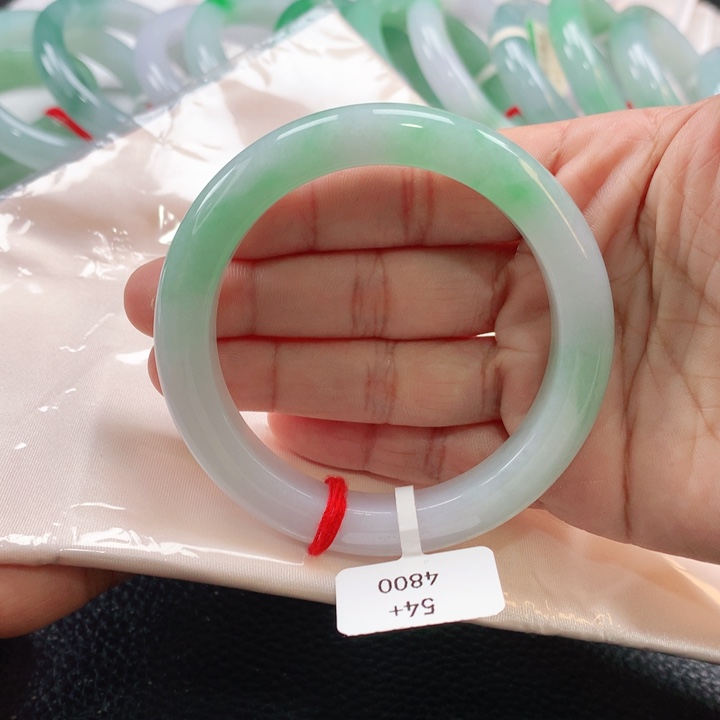 翡翠手镯未镶嵌5555555555