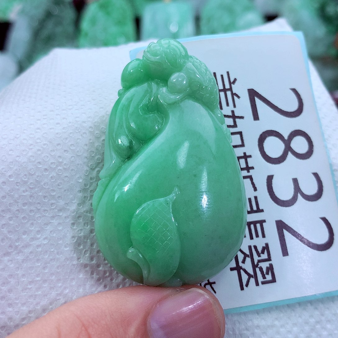 吊坠(不含链)未镶嵌翡翠