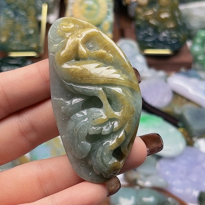 翡翠未镶嵌颈饰挂件