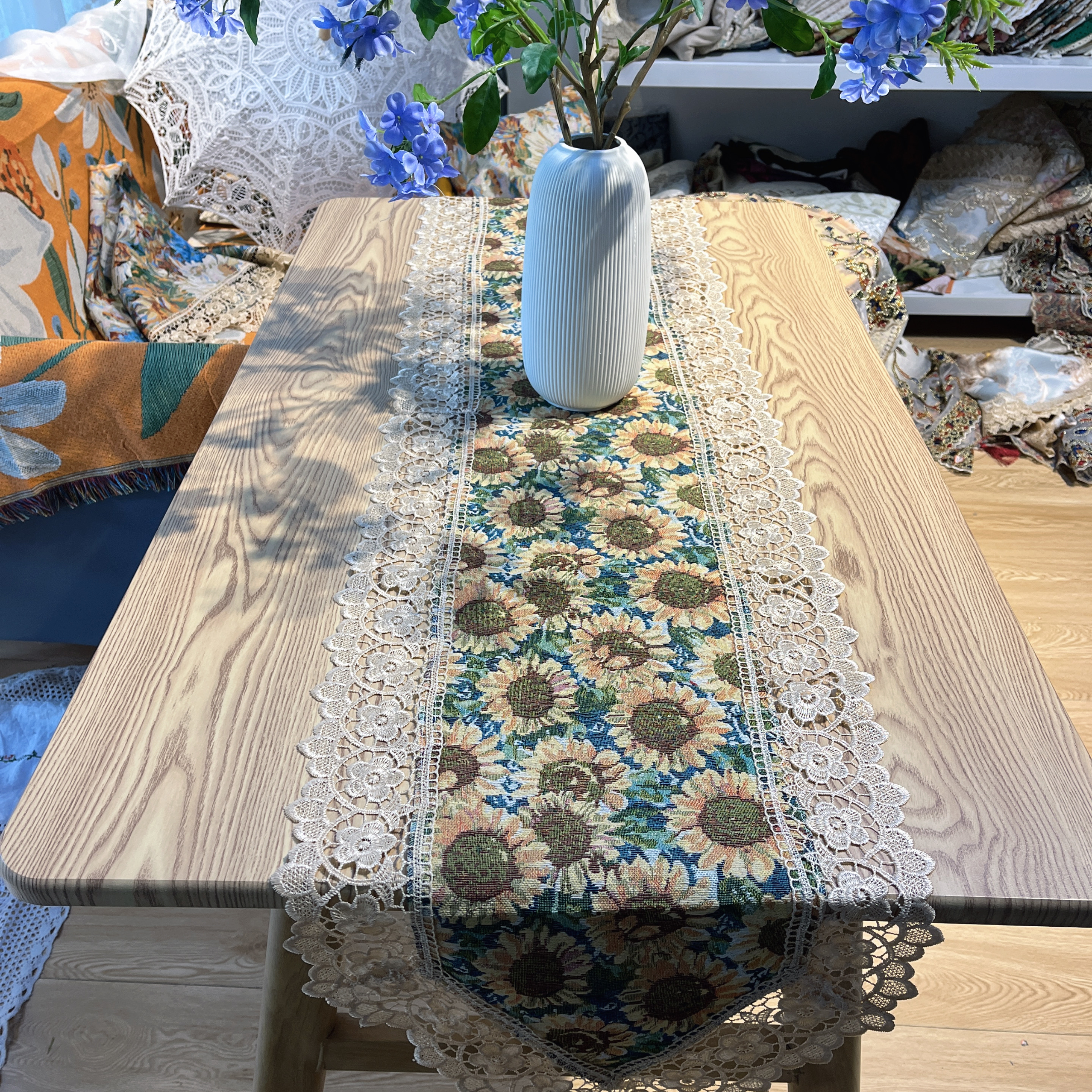 DY250-3棉质（40*180cm）绿色向日葵米底花边桌旗