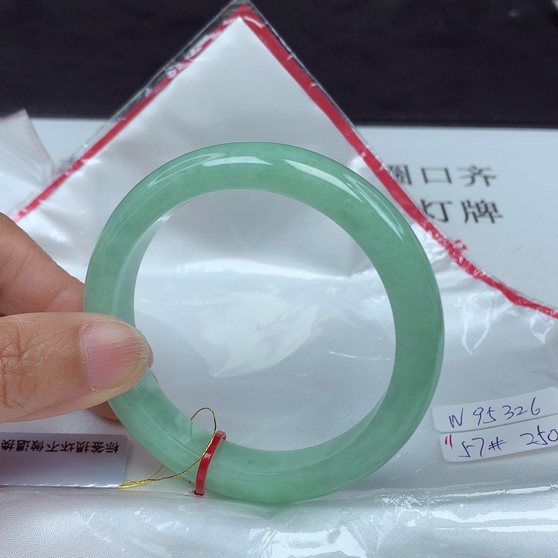 翡翠手镯未镶嵌57圈5326
