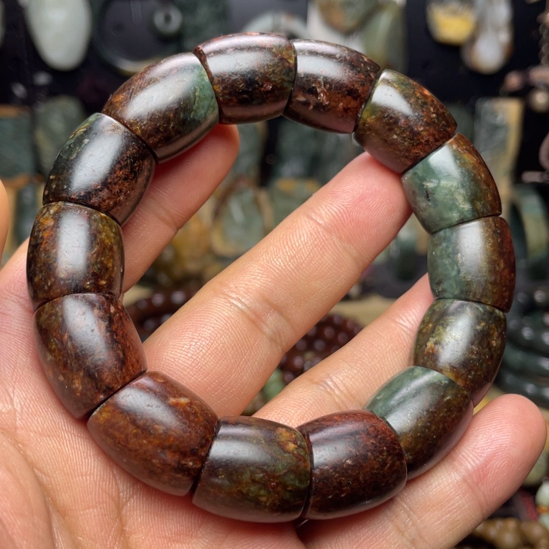 岫岩河磨玉（透闪石质玉）未镶嵌颈饰卡17+