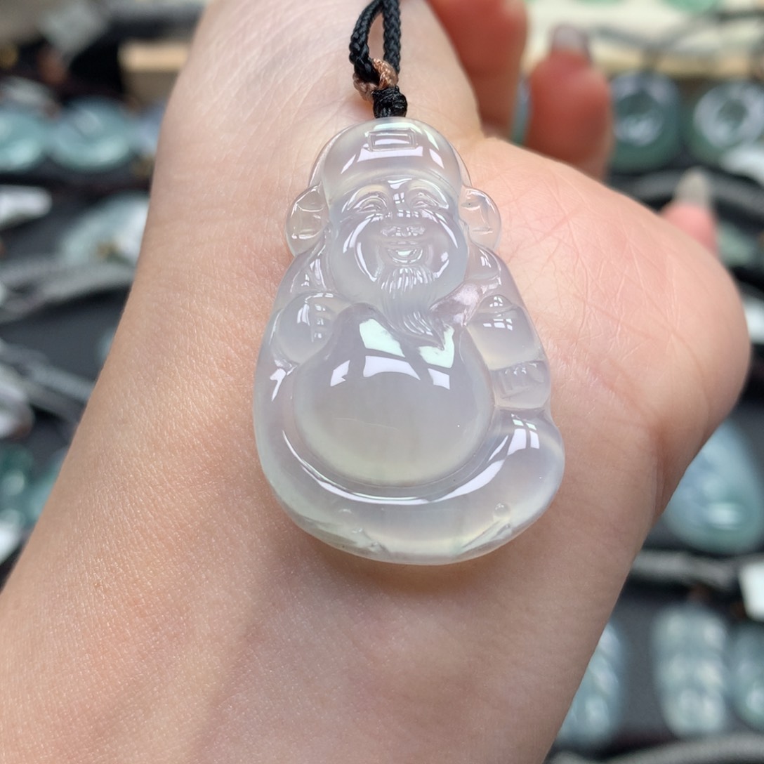 翡翠颈饰未镶嵌财神