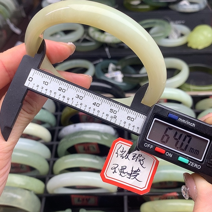 蛇纹石玉手镯未镶嵌614