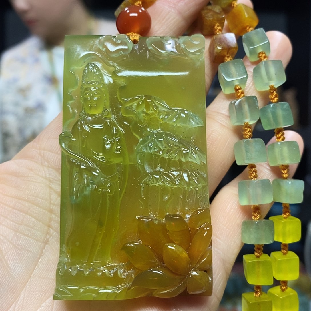 未镶嵌岫玉挂件吊坠