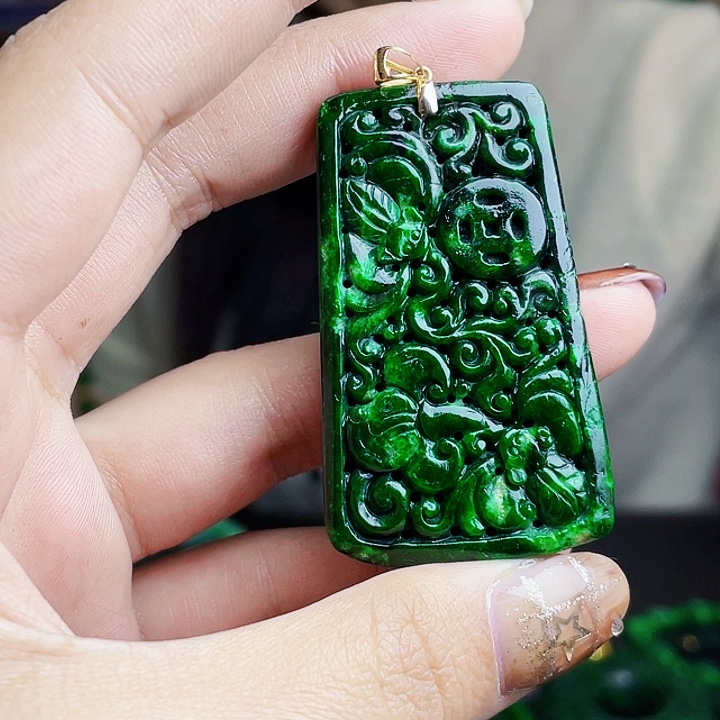 翡翠18K金镶嵌颈饰多样性