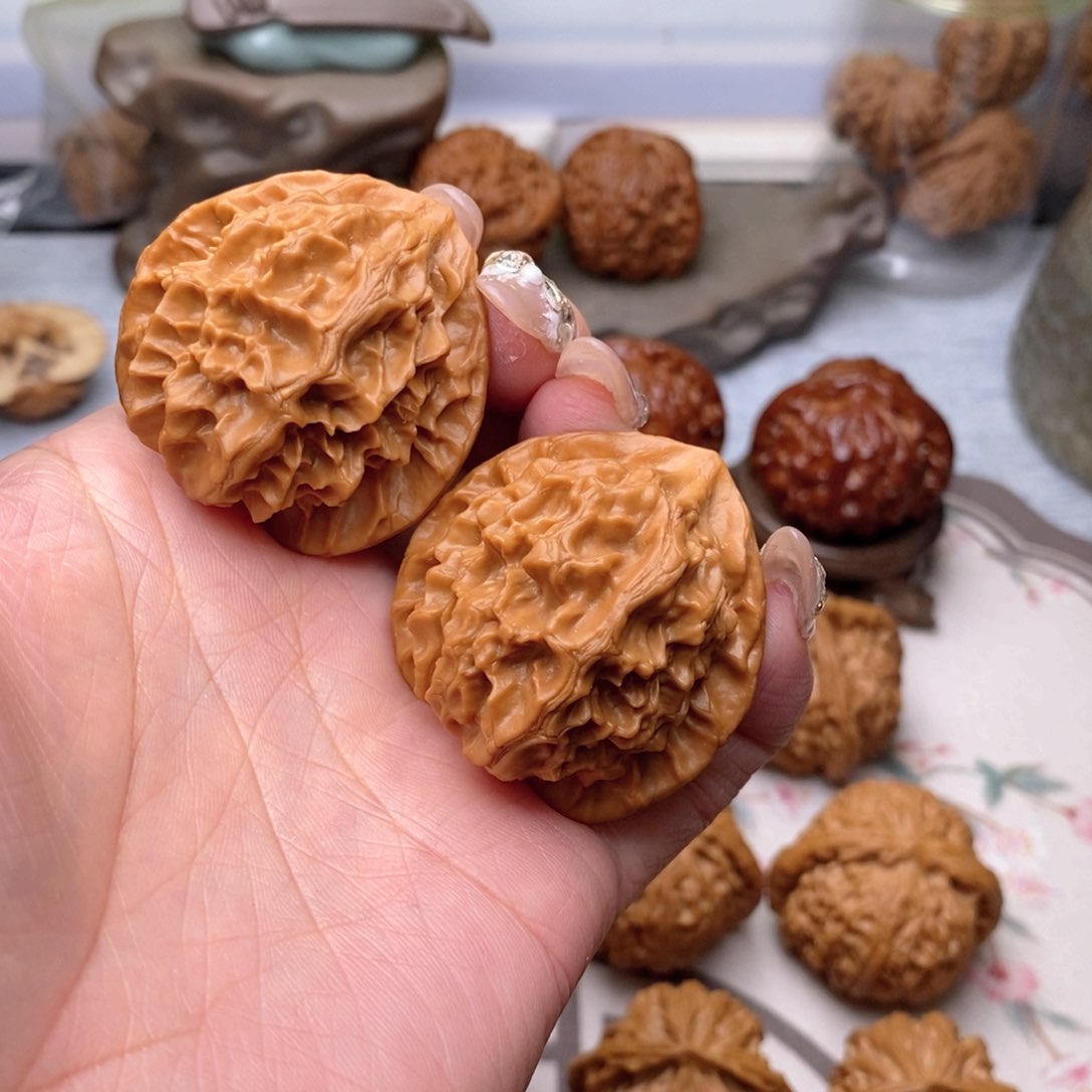 【闪购商品】文玩核桃把件是***啊龙鳞