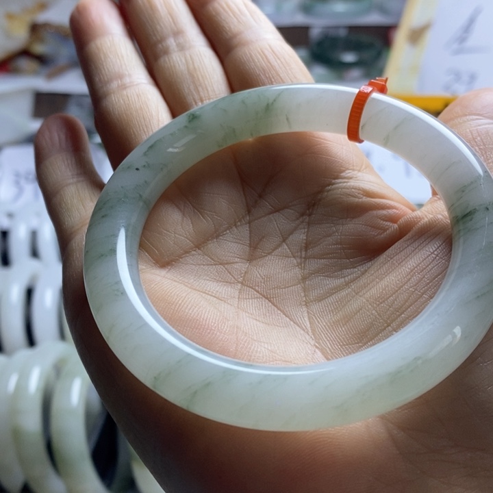 未镶嵌手镯石英岩玉